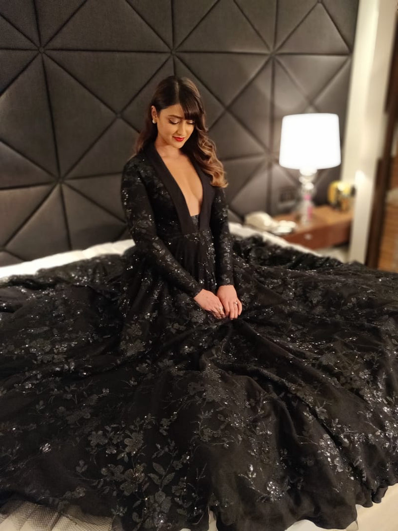 Ileana D'cruz In Black Sequinned Gown